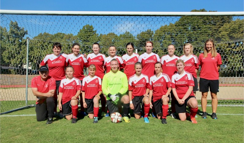 Mannschaftsfoto der Frauenmannschaft vom VfB Oberweimar Saison 2020/21