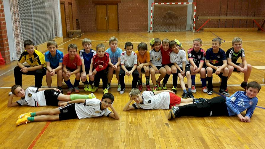 Mannschaftsarchiv VfB Oberweimar: E1-Junioren (2016/2017) Mannschaftsarchiv VfB Oberweimar: E1-Junioren (2016/2017)