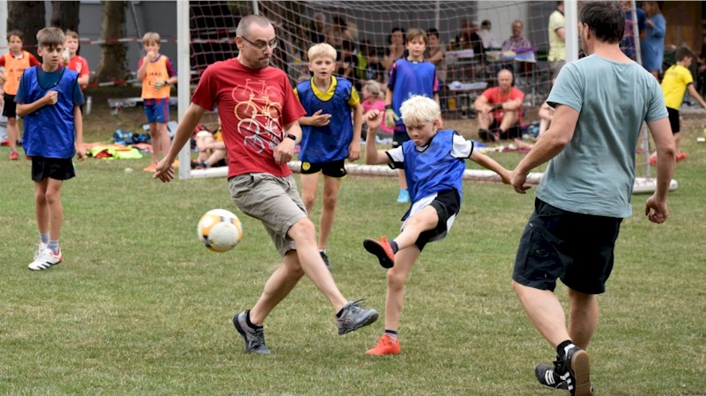 E1-Junioren vom VfB Oberweimar E1-Junioren vom VfB Oberweimar