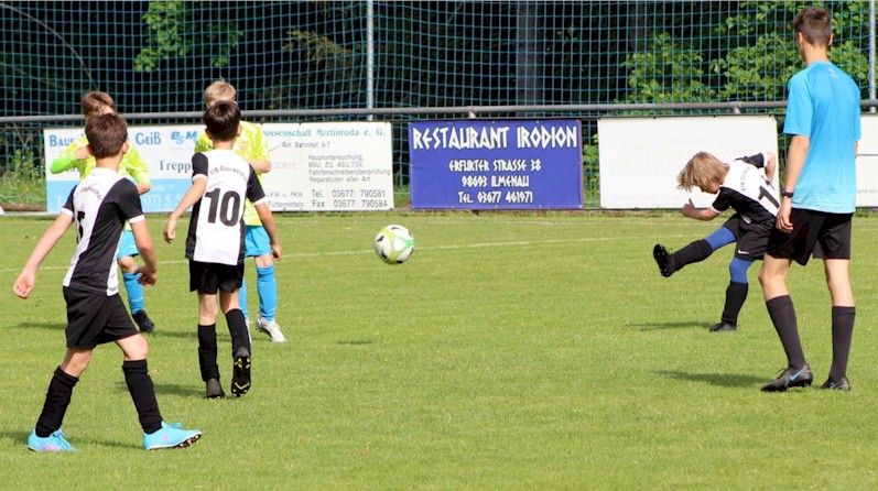 7:2 Sieg unserer E1-Junioren in Martinroda 7:2 Sieg unserer E1-Junioren in Martinroda