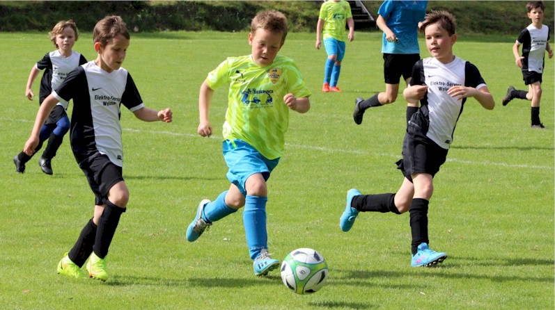 7:2 Sieg unserer E1-Junioren in Martinroda 7:2 Sieg unserer E1-Junioren in Martinroda