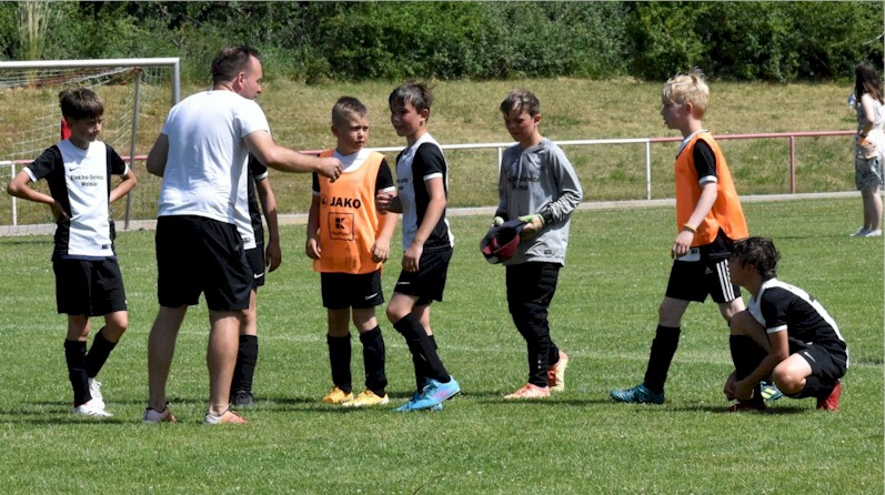 E1-Junioren bei der SG FSV Ilmtal Zottelstedt E1-Junioren bei der SG FSV Ilmtal Zottelstedt