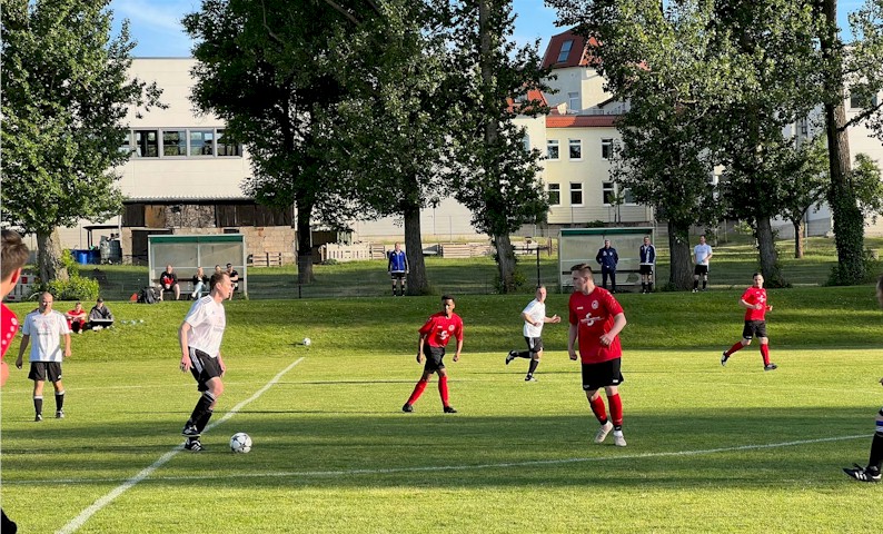 Freundschaftsspiel unserer Herrenmannschaft gegen SSV Vimaria Freundschaftsspiel unserer Herrenmannschaft gegen SSV Vimaria