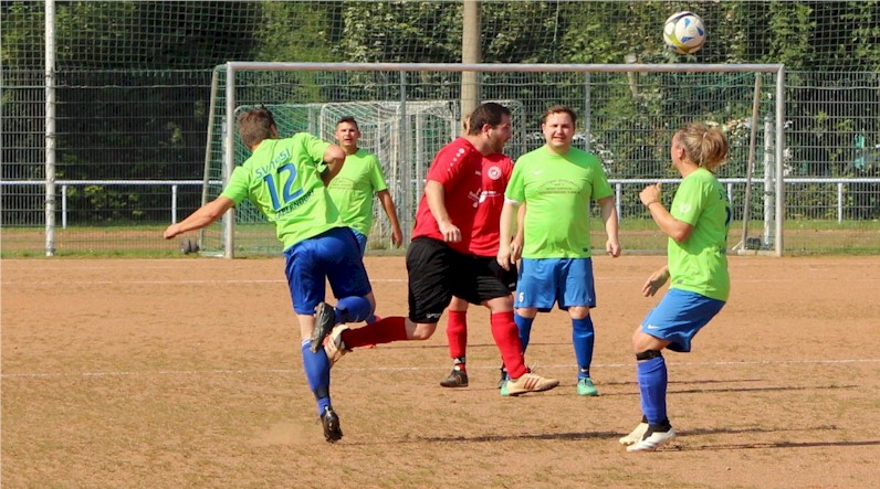 Die Herrenmannschaft vom VfB Oberweimar gewinnt gegen SV Gaberndorf mit 3:1