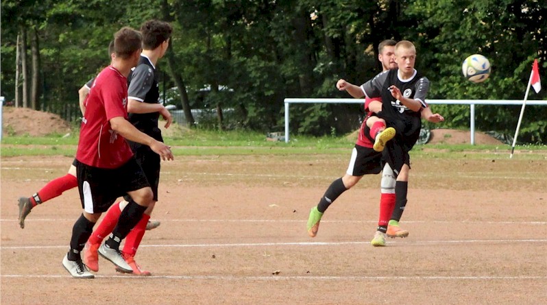 Erste gewinnt 4:0 gegen Kreisligist Niederroßla