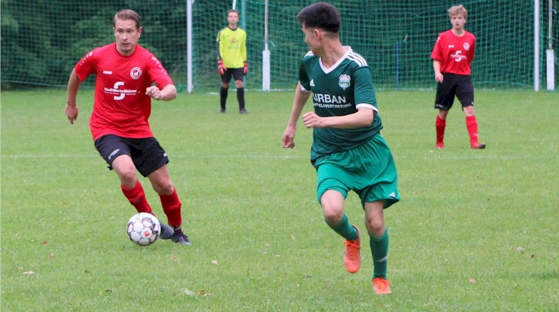 Auswärtssieg in Ettersburg Auswärtssieg in Ettersburg