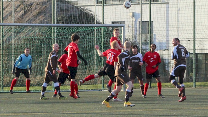 Test mit Höhen und Tiefen - Männer spielen 2:2 gegen Weimarer SV