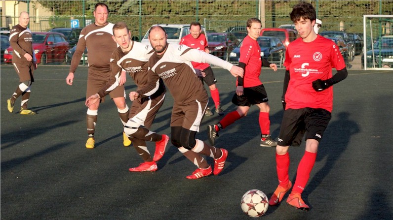 Test mit Höhen und Tiefen - Männer spielen 2:2 gegen Weimarer SV