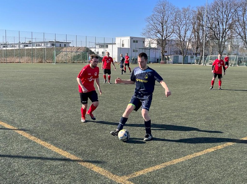 Herren VfB Oberweimar: Letzter Test gegen Spitzenreiter der Kreisklasse - Herren spielen 3:3 Herren VfB Oberweimar: Letzter Test gegen Spitzenreiter der Kreisklasse - Herren spielen 3:3