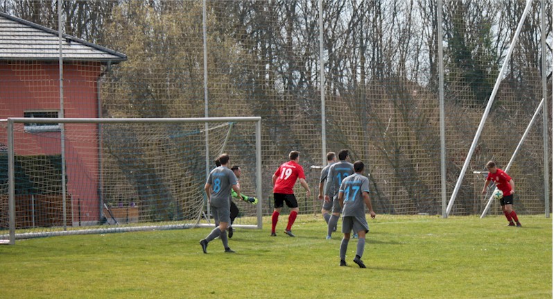 Sieg im Spitzenspiel