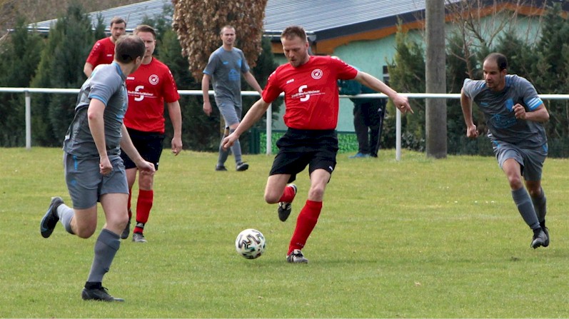 Sieg im Spitzenspiel