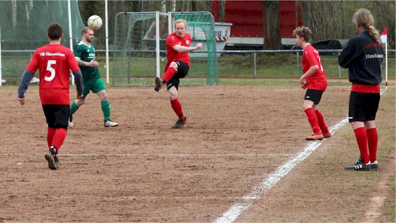 Unsere Herren beim Punktspiel auf der Falkenburg Unsere Herren beim Punktspiel auf der Falkenburg