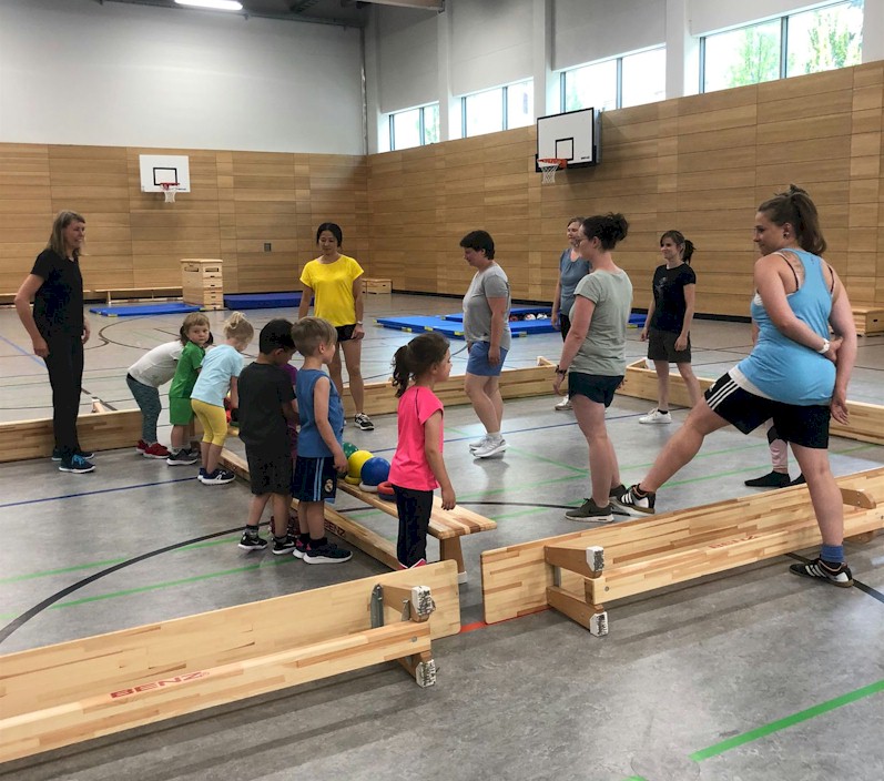 Gemeinsame Sportstunde für Groß ️und Klein