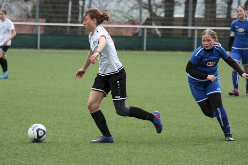 C-Juniorinnen des VfB Oberweimar gewinnen gegen EFC Ruhla 08