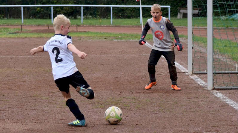 Verdienter Sieg der D2-Junioren auf der Falkenburg Verdienter Sieg der D2-Junioren auf der Falkenburg