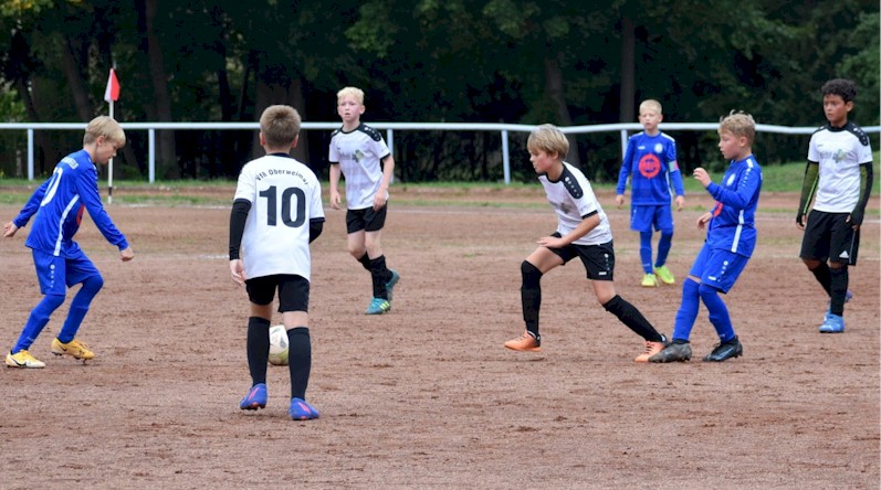 Verdienter Sieg der D2-Junioren auf der Falkenburg Verdienter Sieg der D2-Junioren auf der Falkenburg