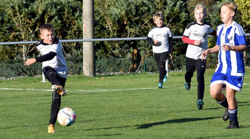 D2-Junioren vom VfB Oberweimar beim Auswärtsspiel in Niederzimmern D2-Junioren vom VfB Oberweimar beim Auswärtsspiel in Niederzimmern