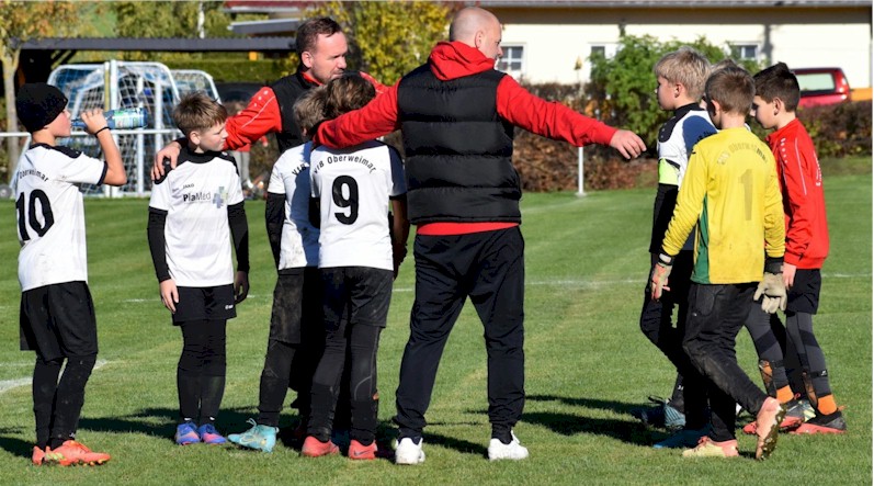 D2-Junioren vom VfB Oberweimar beim Auswärtsspiel in Niederzimmern