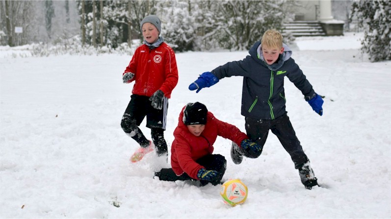 D2-Junioren vom VfB Oberweimar - Trainingseinheit im Schnee