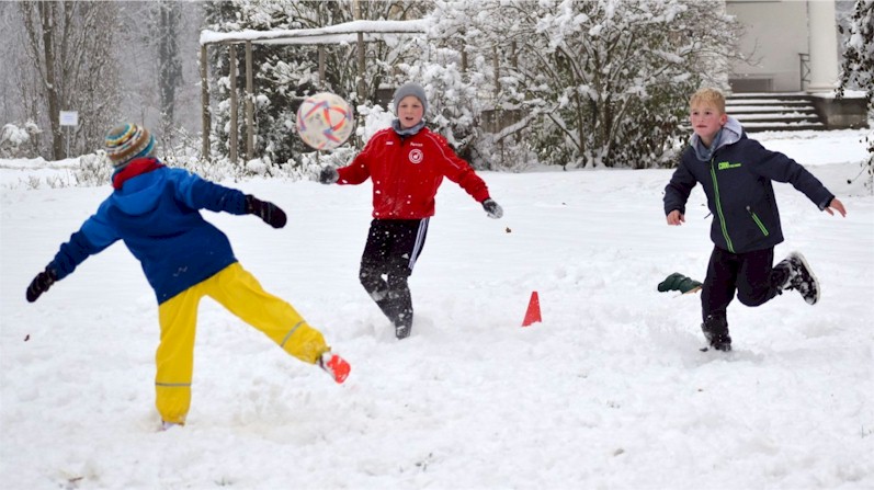 D2-Junioren vom VfB Oberweimar - Trainingseinheit im Schnee