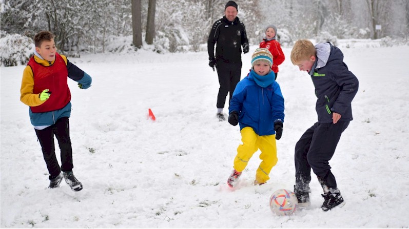 D2-Junioren vom VfB Oberweimar - Trainingseinheit im Schnee