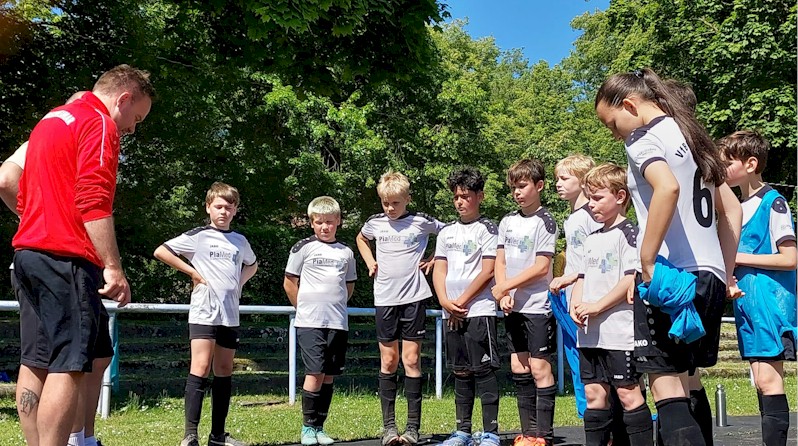 Sieg auf der trockenen Falkenburg Sieg auf der trockenen Falkenburg