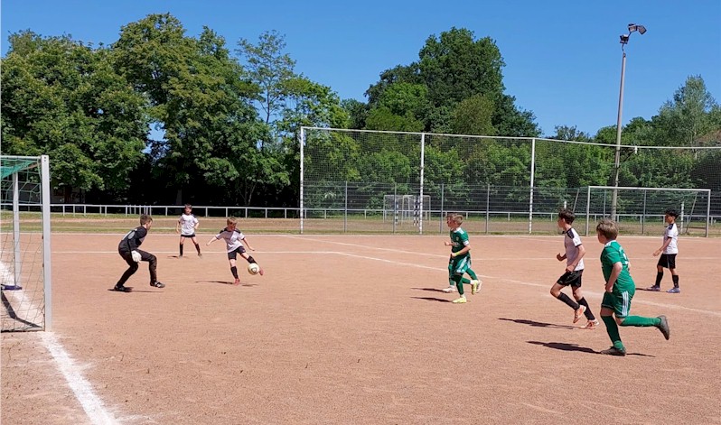 Sieg auf der trockenen Falkenburg Sieg auf der trockenen Falkenburg
