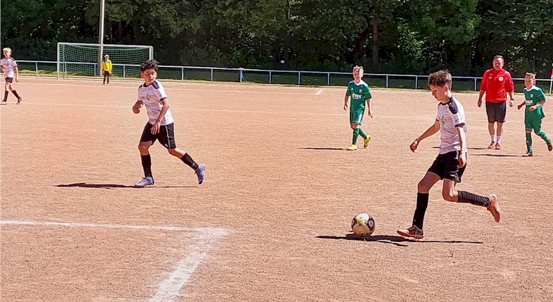 Sieg auf der trockenen Falkenburg Sieg auf der trockenen Falkenburg