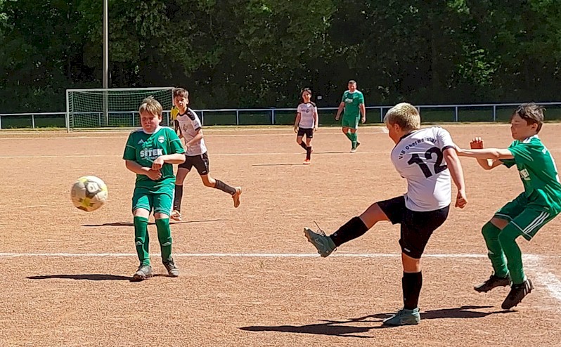Sieg auf der trockenen Falkenburg Sieg auf der trockenen Falkenburg