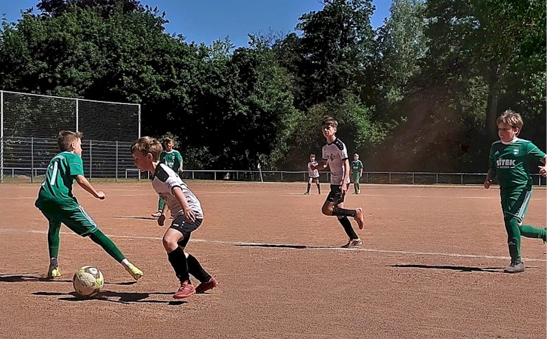 Sieg auf der trockenen Falkenburg Sieg auf der trockenen Falkenburg