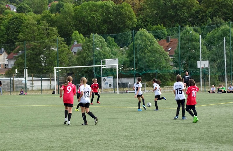 D-Juniorinnen vom VfB Oberweimar beim Auswärtsspiel in Meiningen