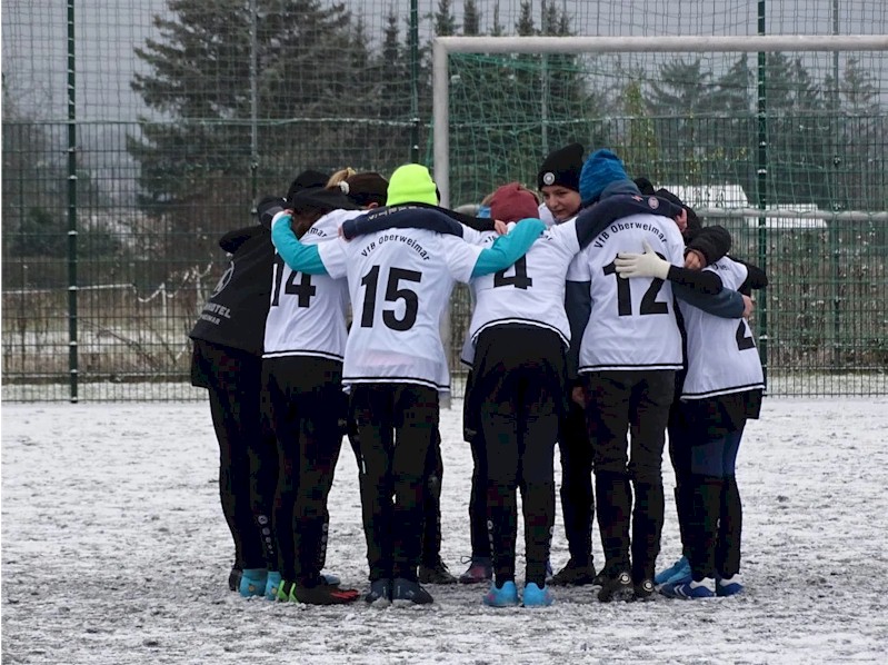 D-Juniorinnen des VfB Oberweimar im Spiel gegen Bad Berka