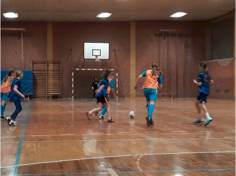 Endlich wieder Hallentraining Endlich wieder Hallentraining