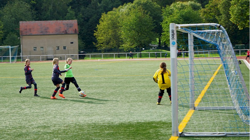 E-Juniorinnen des VfB Oberweimar beim TFV-Turnier in Bad Berka