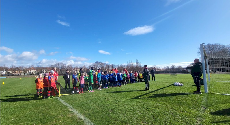 TFV-Turnier der F-Juniorinnen mit Gastgeber VfB Oberweimar TFV-Turnier der F-Juniorinnen mit Gastgeber VfB Oberweimar