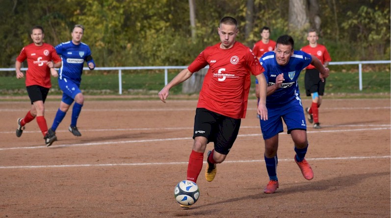 Hart erkämpfter Derbysieg - Herren schlagen Empor 2:0 Hart erkämpfter Derbysieg - Herren schlagen Empor 2:0