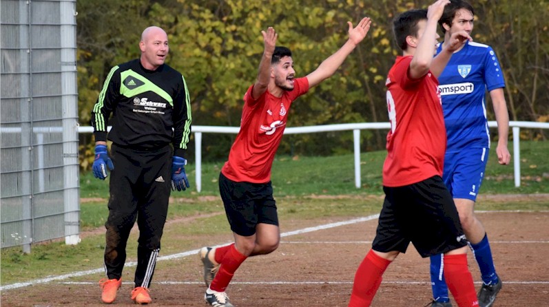 Hart erkämpfter Derbysieg - Herren schlagen Empor 2:0 Hart erkämpfter Derbysieg - Herren schlagen Empor 2:0