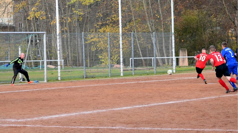 Hart erkämpfter Derbysieg - Herren schlagen Empor 2:0 Hart erkämpfter Derbysieg - Herren schlagen Empor 2:0