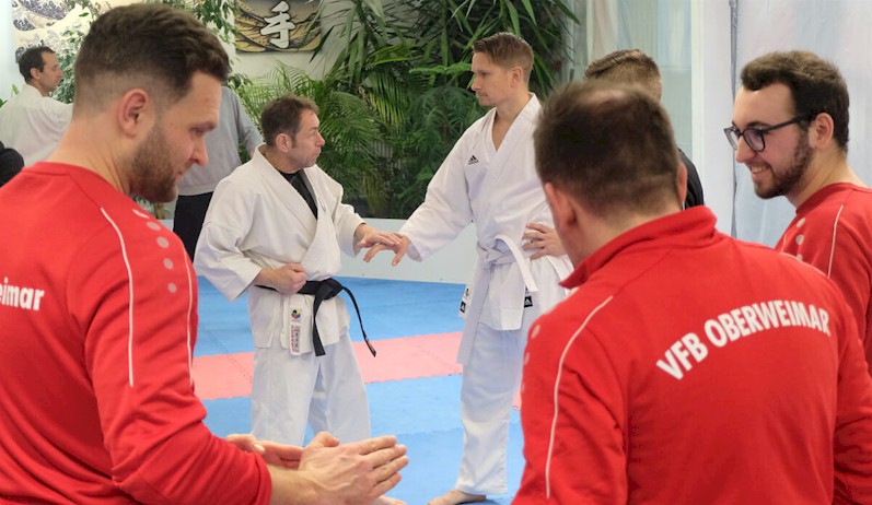 Fußball trifft auf Karate – Herren mit besonderer Lehrstunde