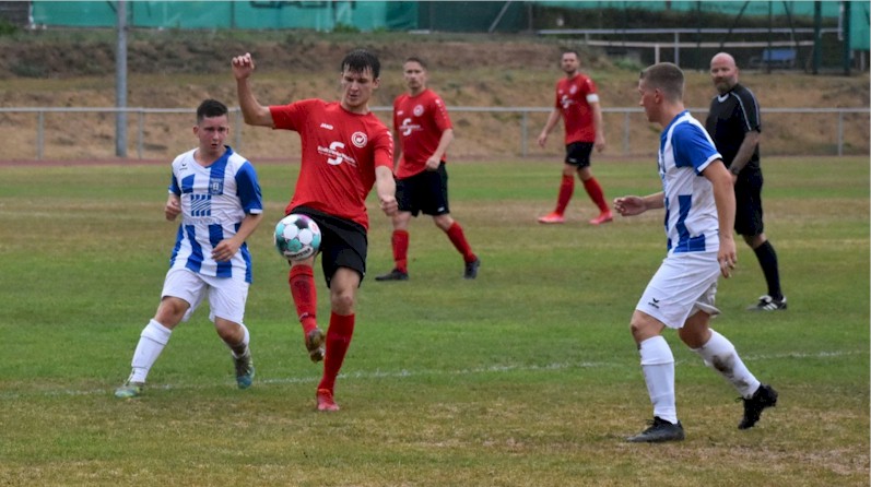 Aufholjagd in Unterzahl - Herren holen Punkt in Stadtilm Aufholjagd in Unterzahl - Herren holen Punkt in Stadtilm