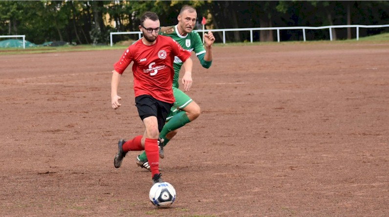 Herren vom VfB Oberweimar siegen auf der Falkenburg gegen Eintracht Obernissa