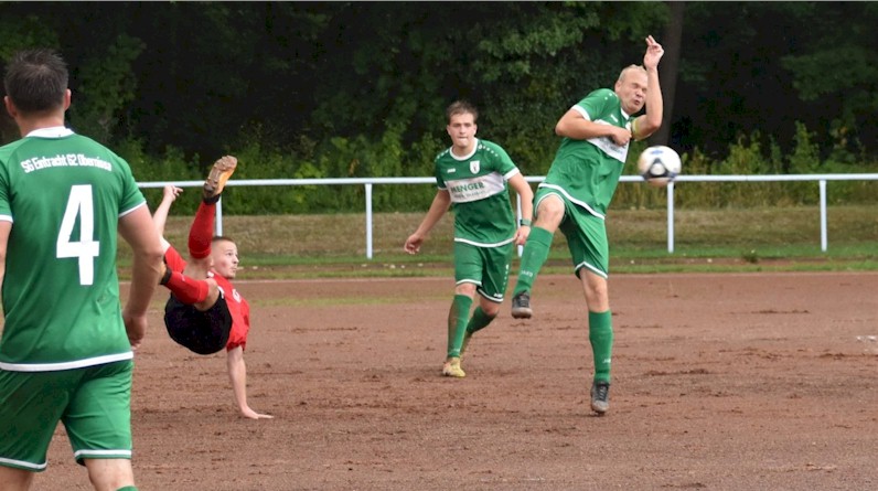 Herren vom VfB Oberweimar siegen auf der Falkenburg gegen Eintracht Obernissa