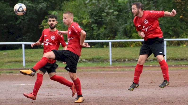 Herren vom VfB Oberweimar siegen auf der Falkenburg gegen Eintracht Obernissa