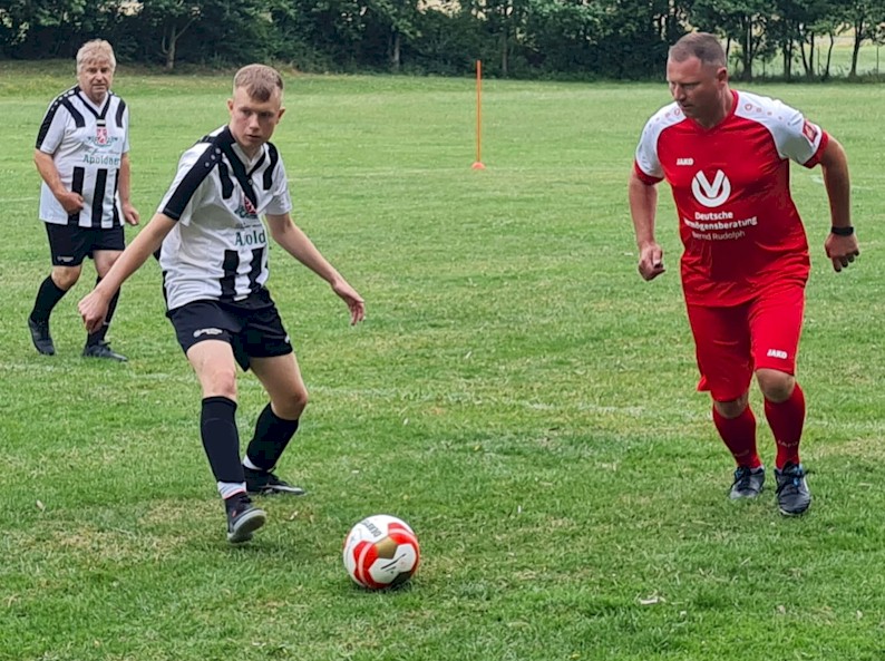 Unsere Gehfußballer im Einsatz Unsere Gehfußballer im Einsatz