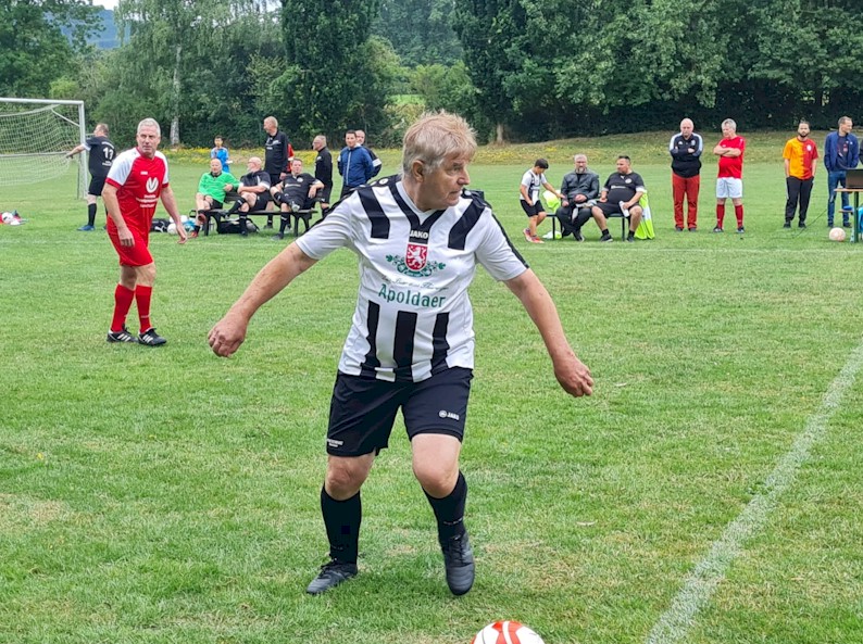 Unsere Gehfußballer im Einsatz Unsere Gehfußballer im Einsatz