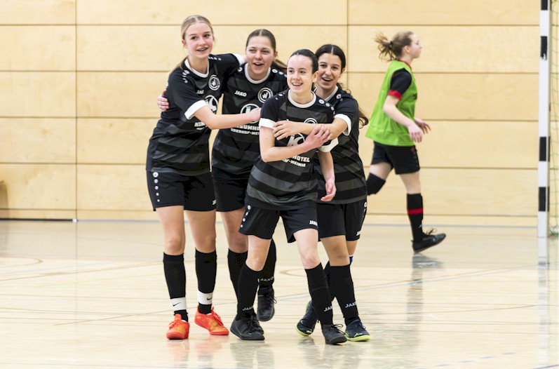 Hallenlandesmeisterschaft der C-Juniorinnen Hallenlandesmeisterschaft der C-Juniorinnen