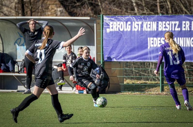 C-Juniorinnen zu Gast in der Kumpelschmiede