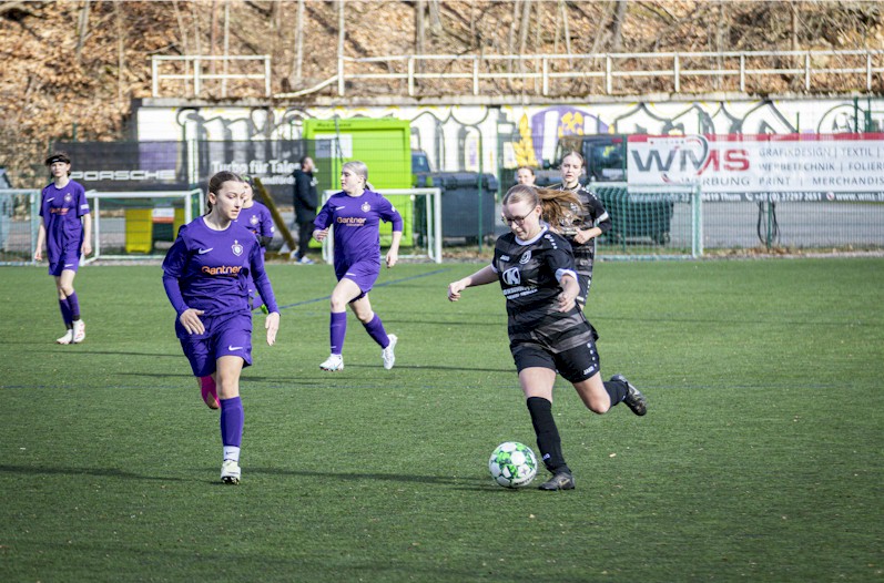 C-Juniorinnen zu Gast in der Kumpelschmiede