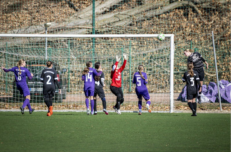 C-Juniorinnen zu Gast in der Kumpelschmiede