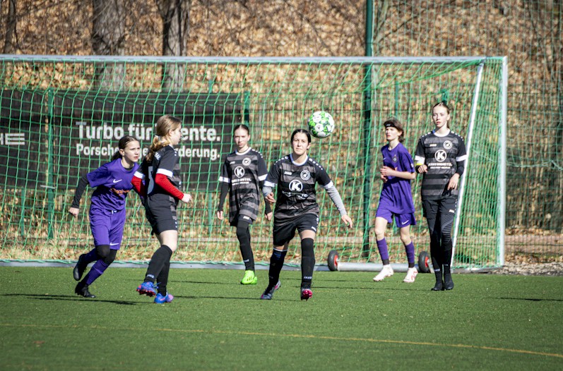 C-Juniorinnen zu Gast in der Kumpelschmiede
